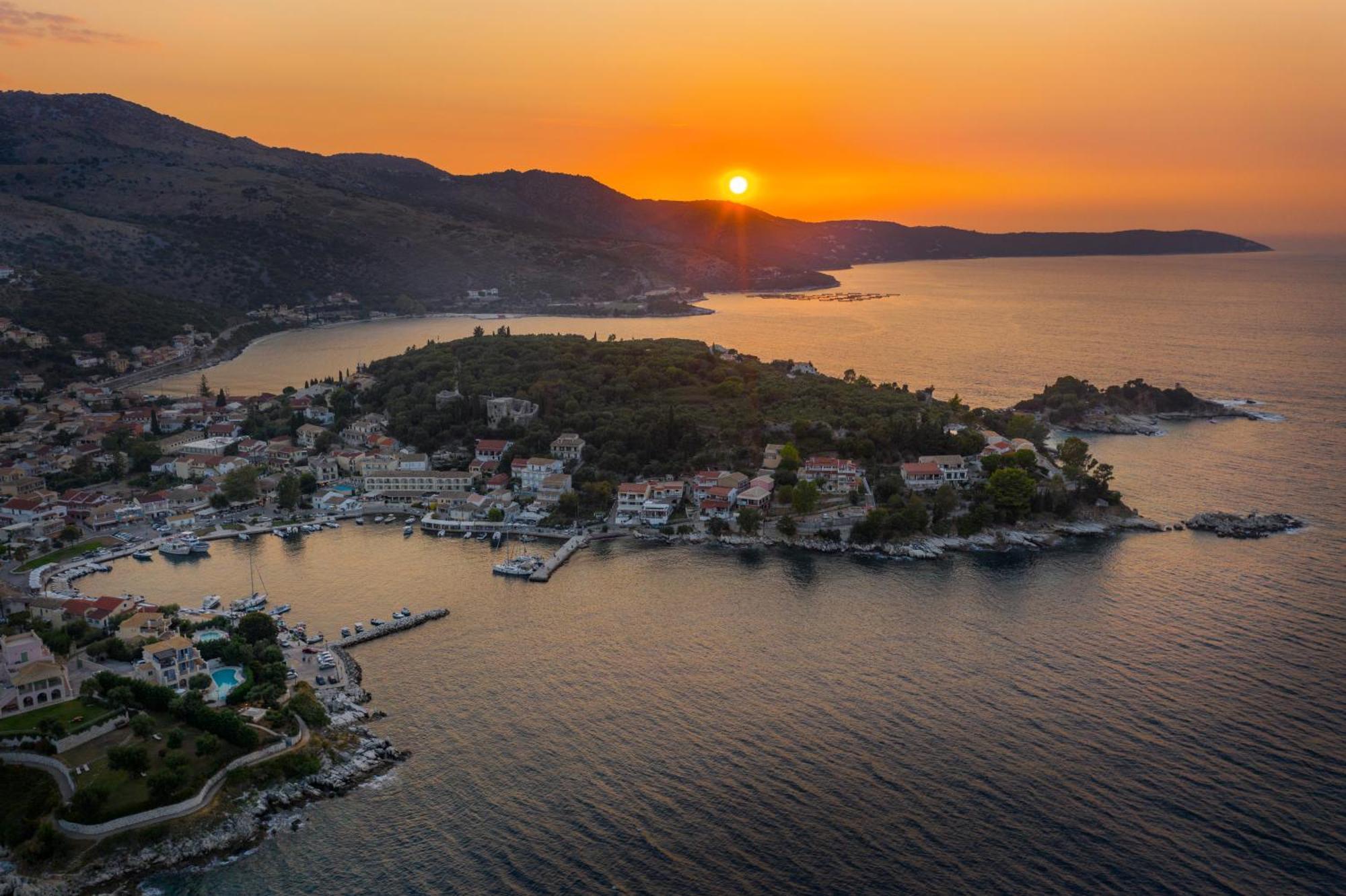 Melina Bay Boutique Hotel Kassiopi Ngoại thất bức ảnh